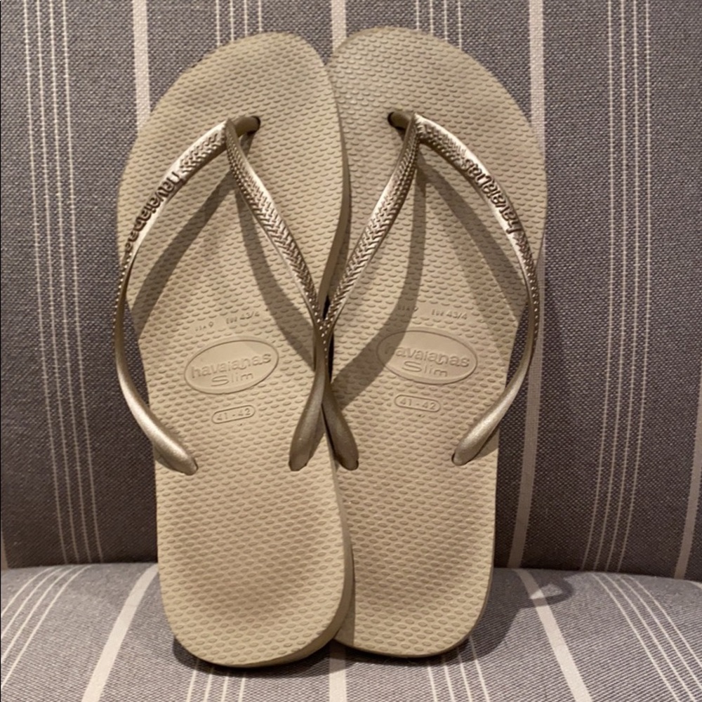HAVAIANAS Metallic Gold Flip Flop Sandals SZ 9